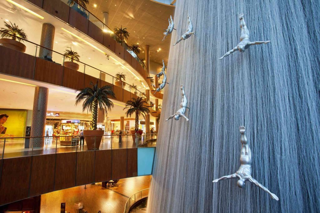 Have A Look Inside Dubai Mall - See Dubai Aquarium, Shoppers Etc