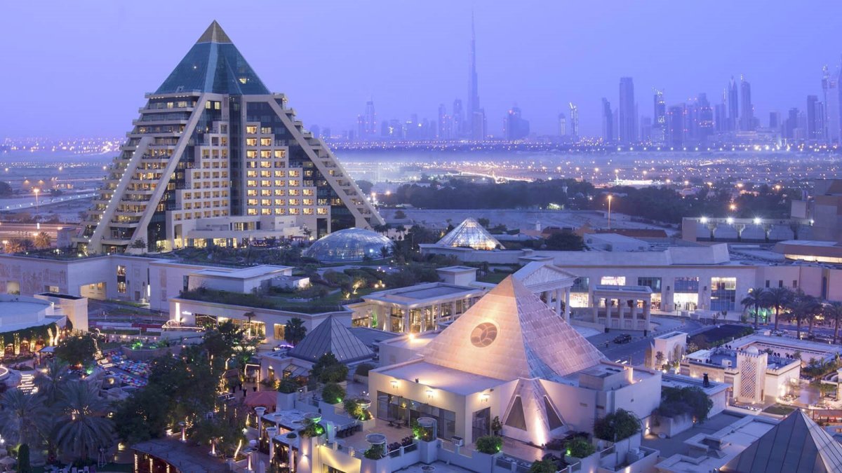 Best Hotels In Dubai For Staycation - Romantic &amp; Family-friendly