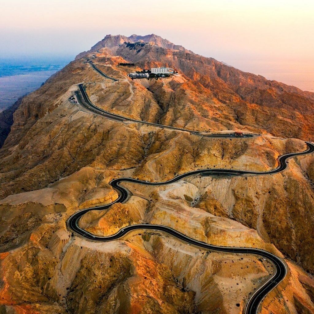 Most Scenic Roads to Drive in Dubai