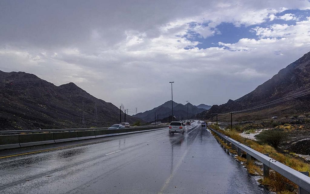 Most Scenic Roads to Drive in Dubai