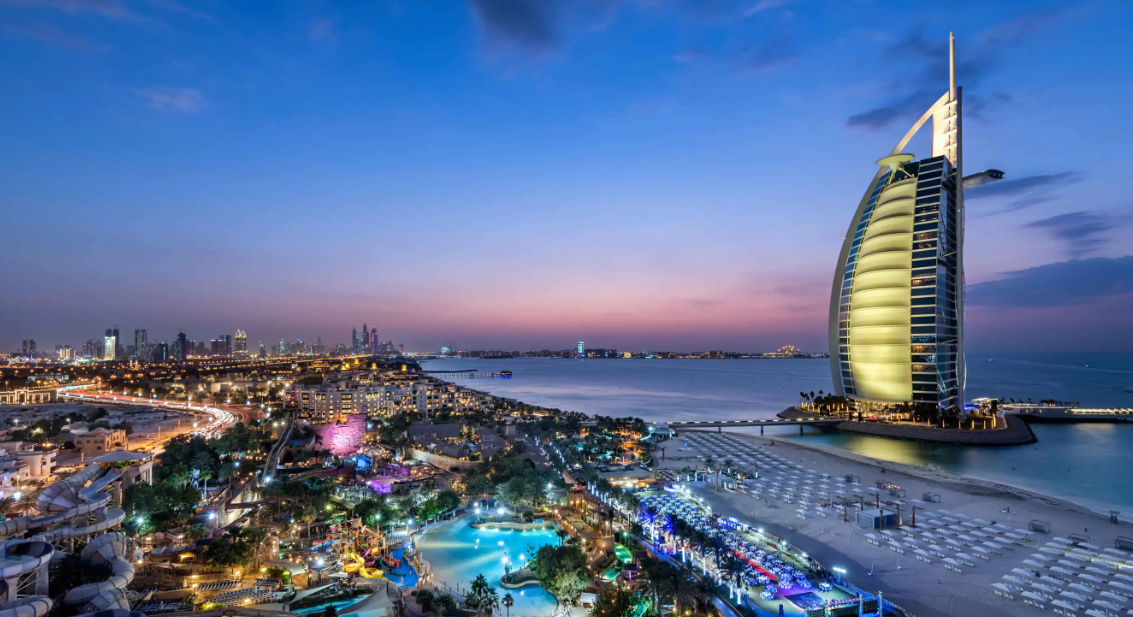 The Most Luxurious Lounges And Bars At Burj Al Arab For Your Special Evening!