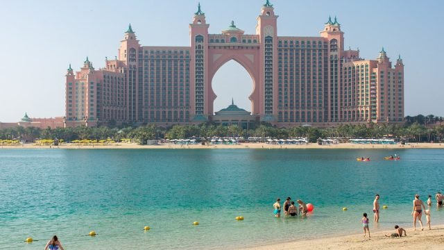 The Ultimate 5 Beach Activities To Do In Dubai Right Now!