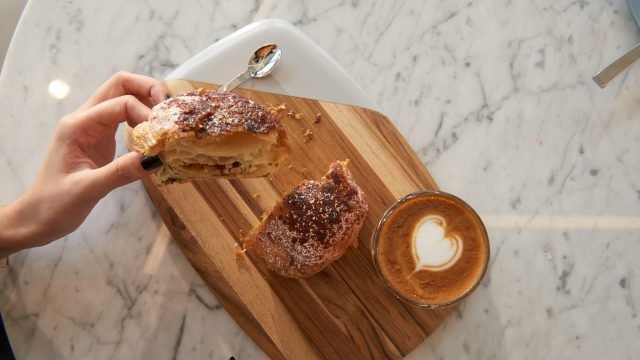 7 Best Cafés in Jumeirah Dubai | You will Love Each One!
