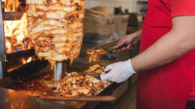 Best Shawarma in Dubai – Top 7 Mouthwatering Shawarma Places in Your Town  