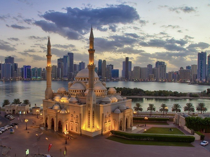 7 Beautiful And Famous Mosques In UAE | Traditional And Architecture