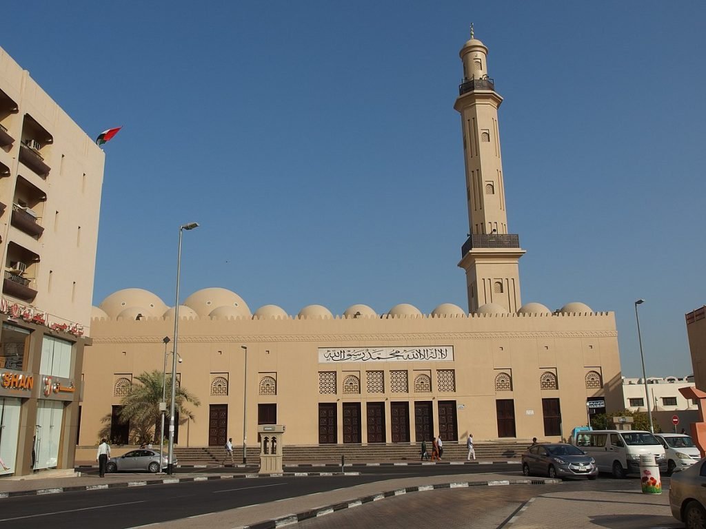 7 Beautiful and Famous Mosques in UAE | Traditional and Architecture