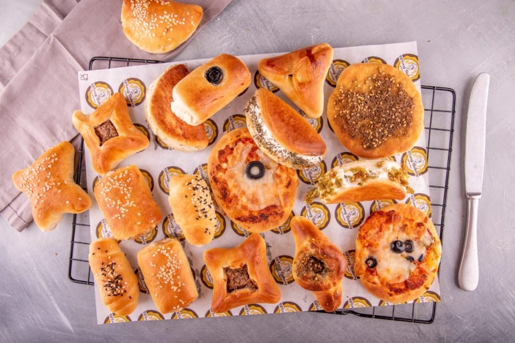 Al Fareej Restaurant & Bakery in Dubai: What's So Good About It? | Guide 2023