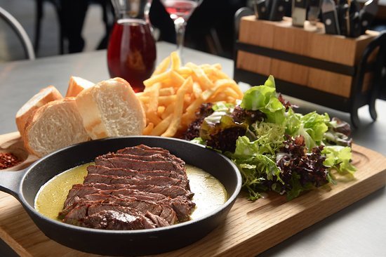 7 Top-Rated Restaurants Near Park Rotana Dubai: Guide for Food Lover for Local Dining