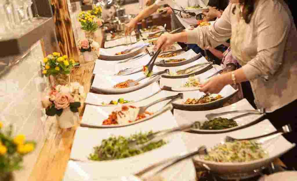 7 Best Buffet Restaurants In Dubai | Must-visit Destinations For Foodies In 2023