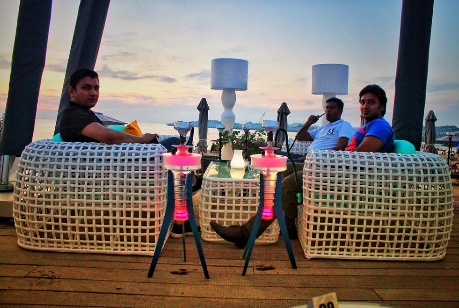 Smoky Beach Café, a Night Out and a Chill Spot to Relax | Complete Guide 2023