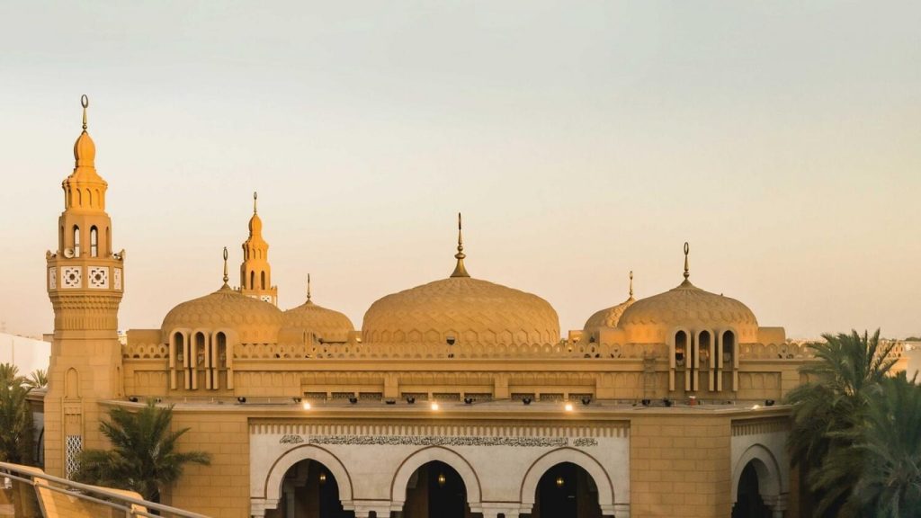 Beautiful Mosque in Dubai - Al Kabeer Mosque in Dubai 