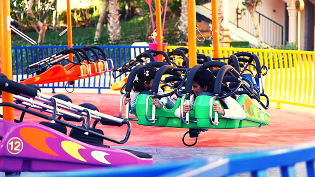 Bollywood Park Dubai is the world's first Bollywood-themed amusement park.  Families love this amusement park for its thrilling rides, thrilling live demonstrations, and delicious food.
