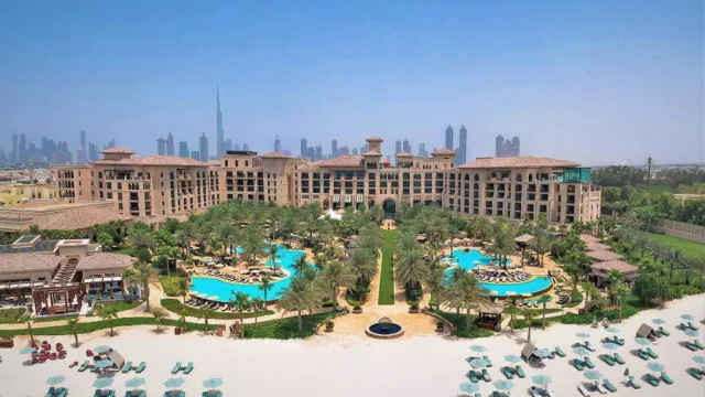 <strong></noscript>Four Seasons Resort Dubai at Jumeirah Beach – Beachfront Hotel</strong>