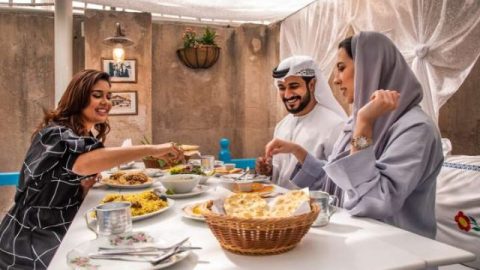 7 Top-Rated Restaurants Near Park Rotana Dubai: Guide for Food Lover for Local Dining